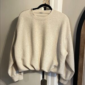 Old Navy Cream Women's Crew Neck Sweater